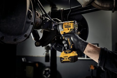 AKUMULATOROWY KLUCZ UDAROWY 3/8' XR 12V 2*5.0AH TSTAK DEWALT