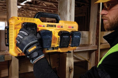 ŁADOWARKA XR 8.0A 4*18V DEWALT